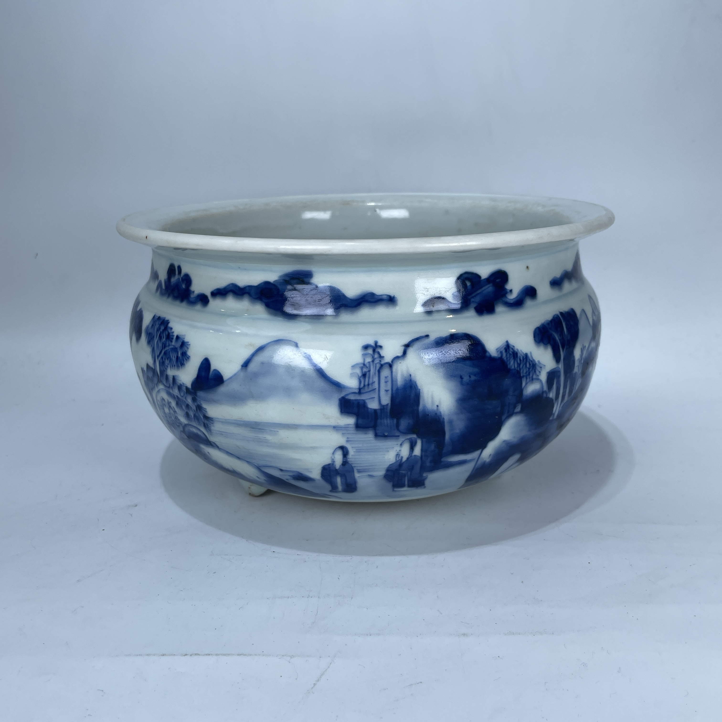 【清康熙】青花山水纹三足炉