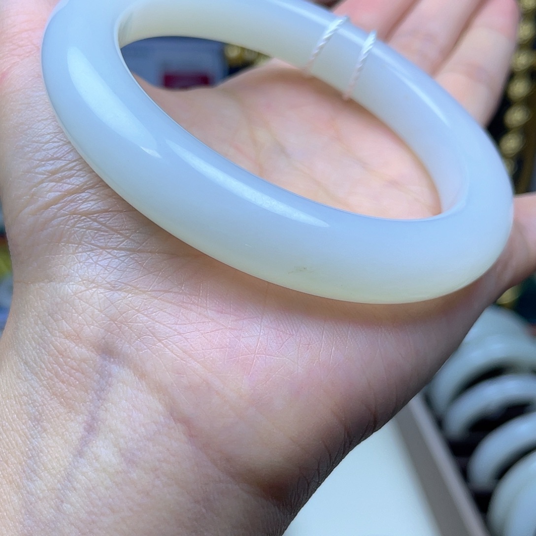 和田玉（白玉）未镶嵌手镯