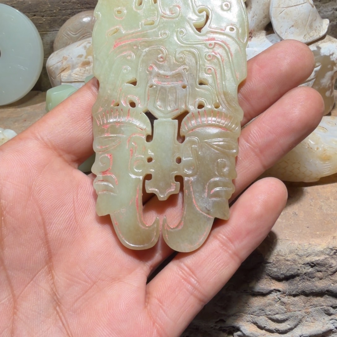 共***光和田玉（糖玉）未镶嵌颈饰