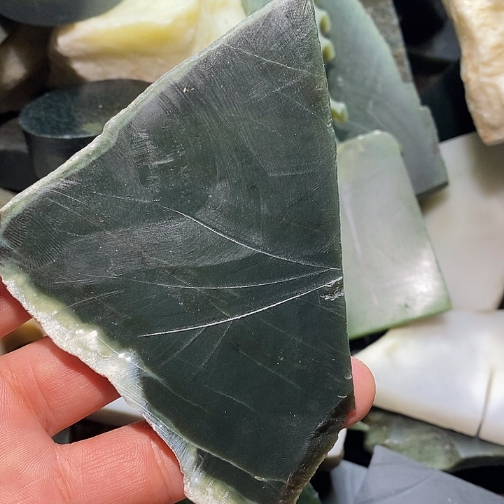 和田玉未镶嵌珠宝半成品