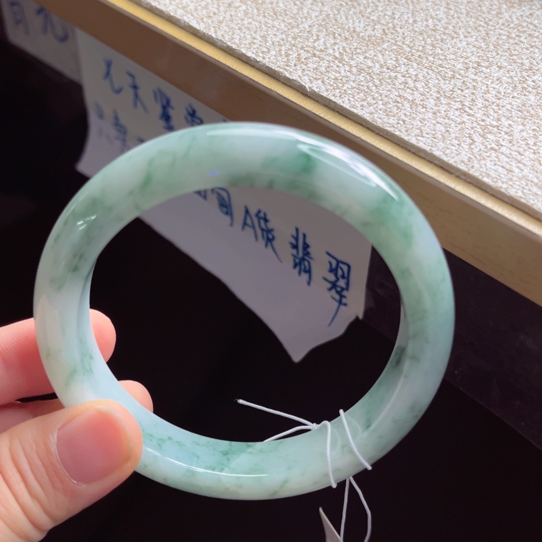 翡翠未镶嵌手镯手镯