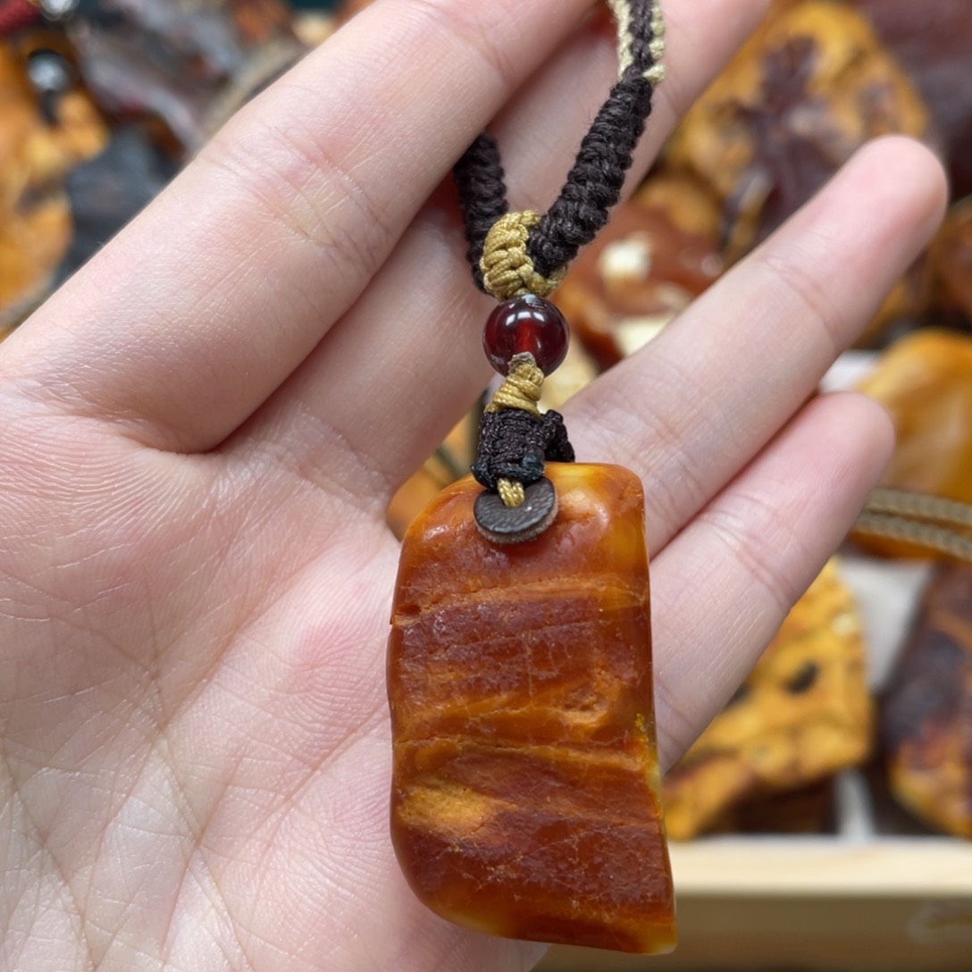 琥珀珠宝奇石未镶嵌