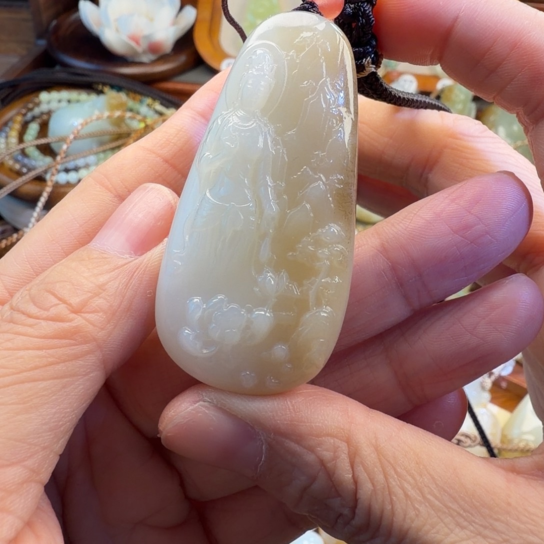 哎***哦和田玉未镶嵌颈饰