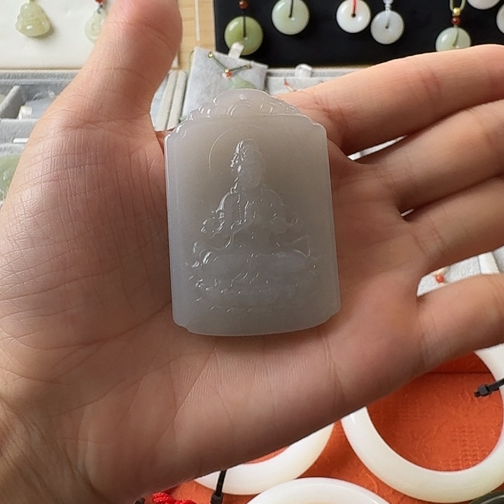 颈饰未镶嵌和田玉