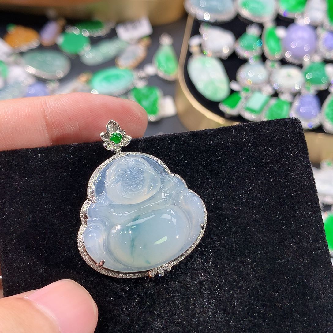 翡翠18K金镶嵌颈饰