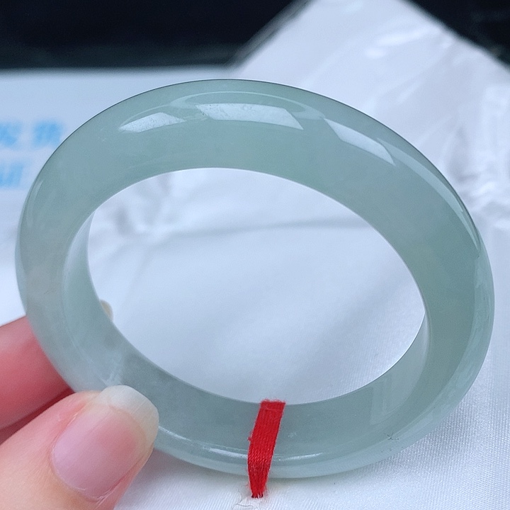 翡翠手镯未镶嵌天然
