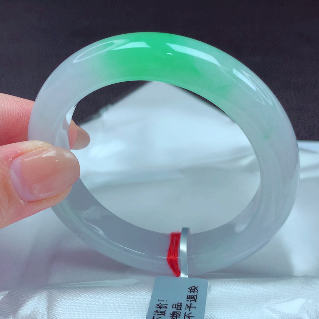 翡翠手镯未镶嵌手镯88