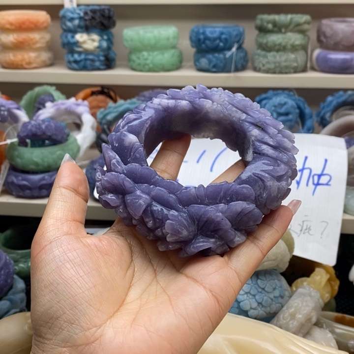 未镶嵌手镯石英岩玉