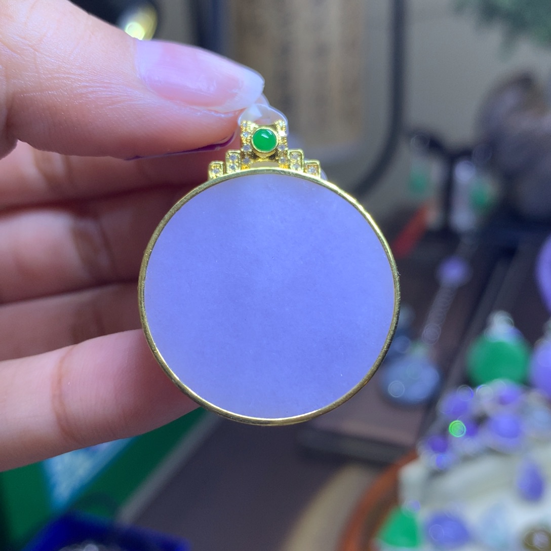 翡翠颈饰18K金镶嵌翡翠