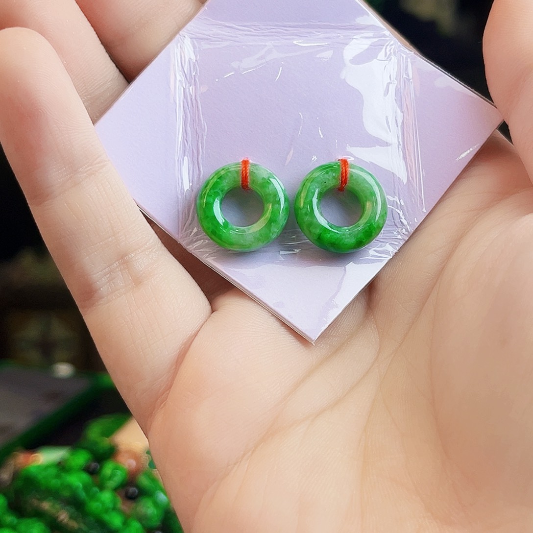 颈饰未镶嵌翡翠多样性