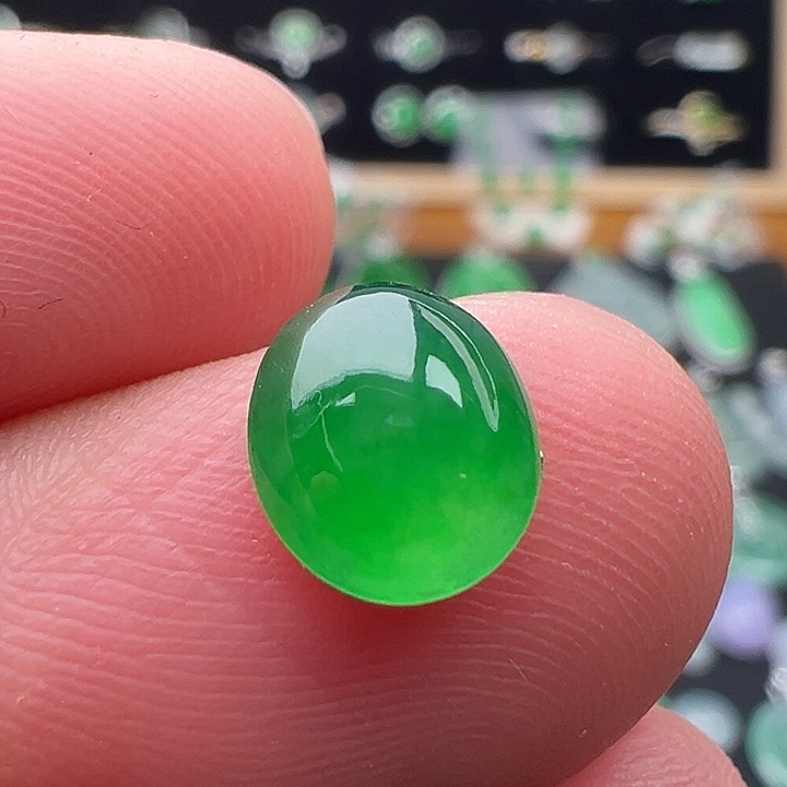 翡翠未镶嵌颈饰蛋面8.3