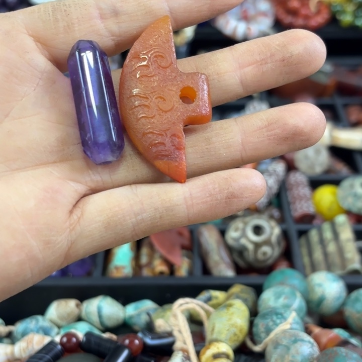 小***果玛瑙/玉髓未镶嵌颈饰