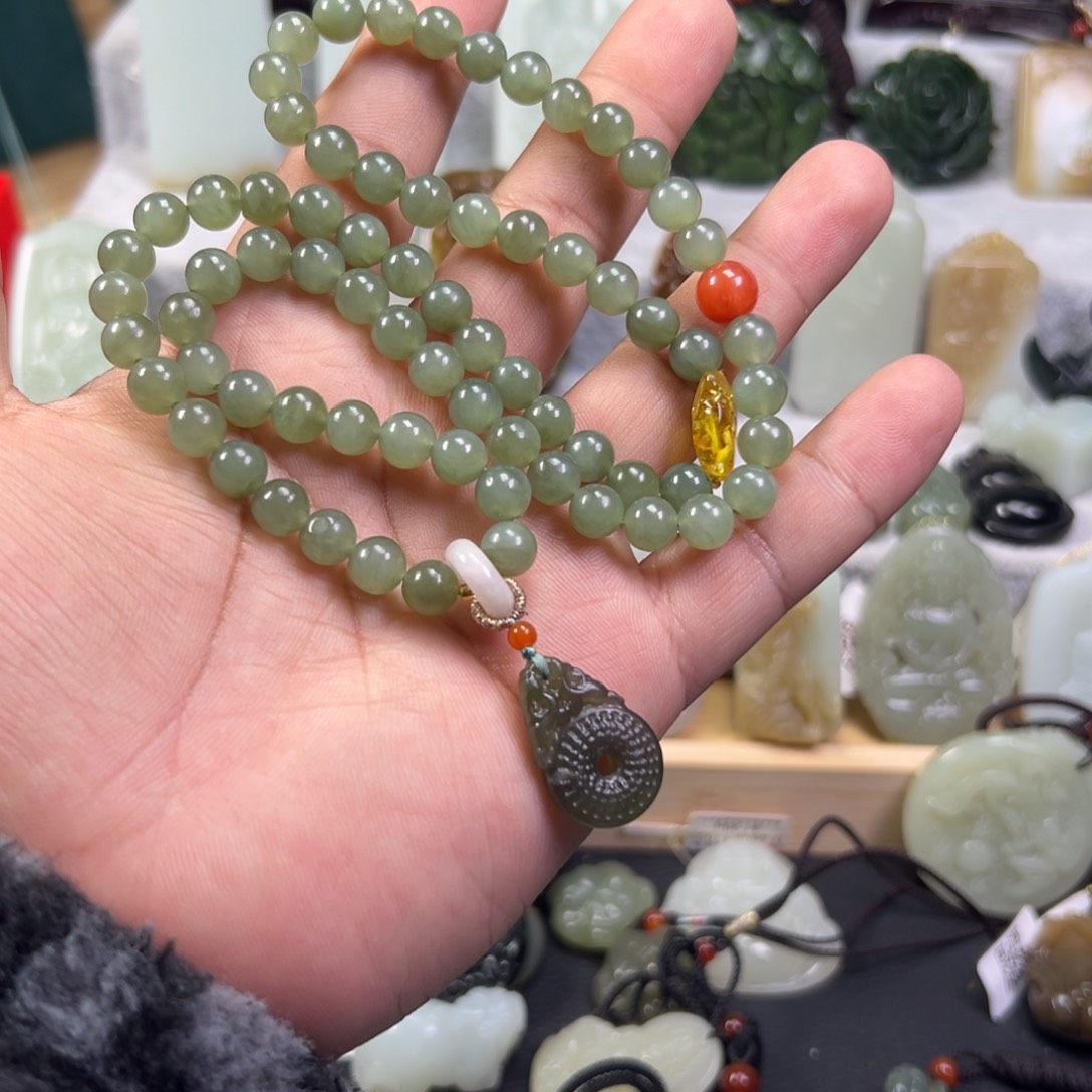 和田玉颈饰未镶嵌锦****关