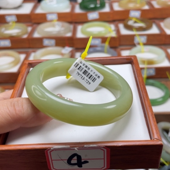 【闪购商品】和田玉手镯未镶嵌