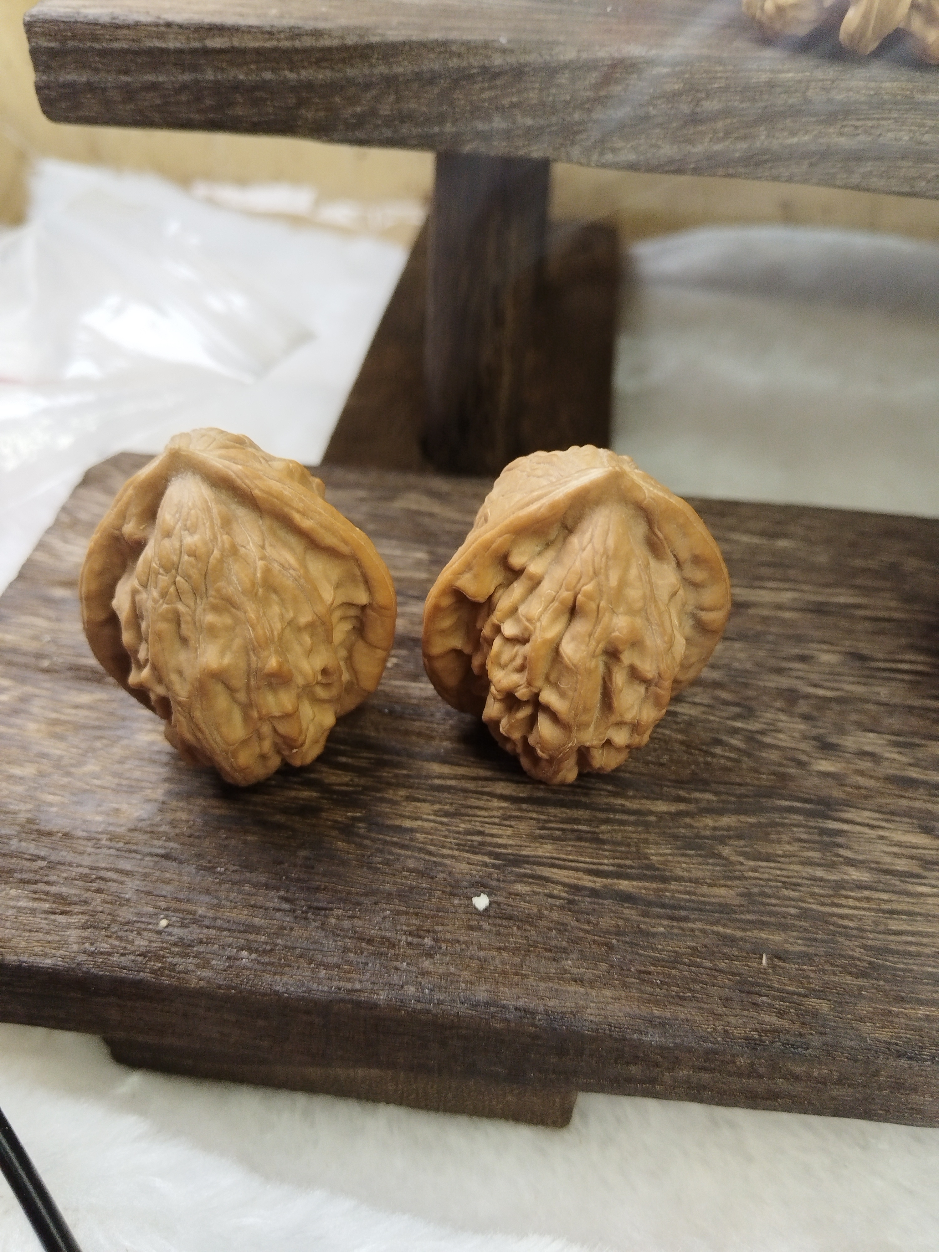 大红袍狮子头文玩三角南疆石核桃虎头涿鹿南疆石核桃