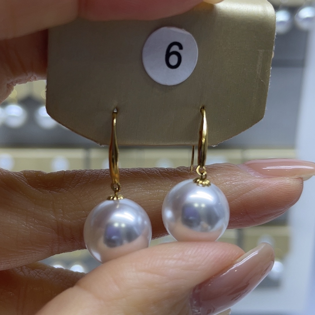 淡水珍珠18K金镶嵌耳饰