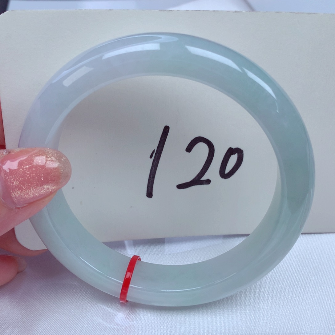 翡翠手镯未镶嵌翡翠