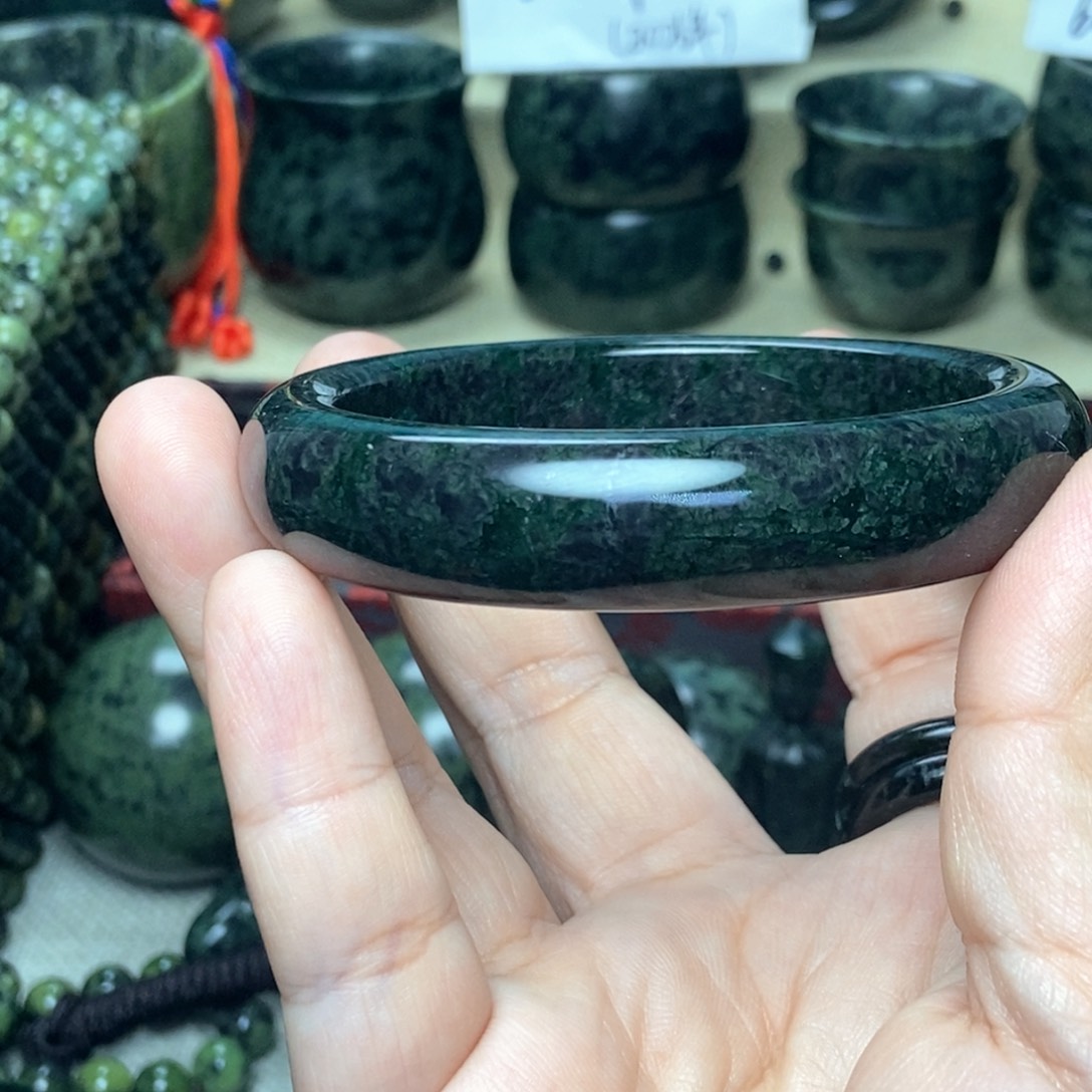 敏***蛇纹石玉未镶嵌手镯