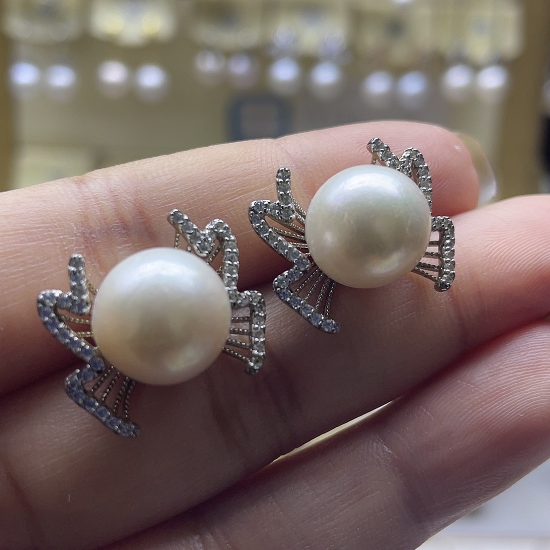 银S925镶嵌淡水珍珠耳饰