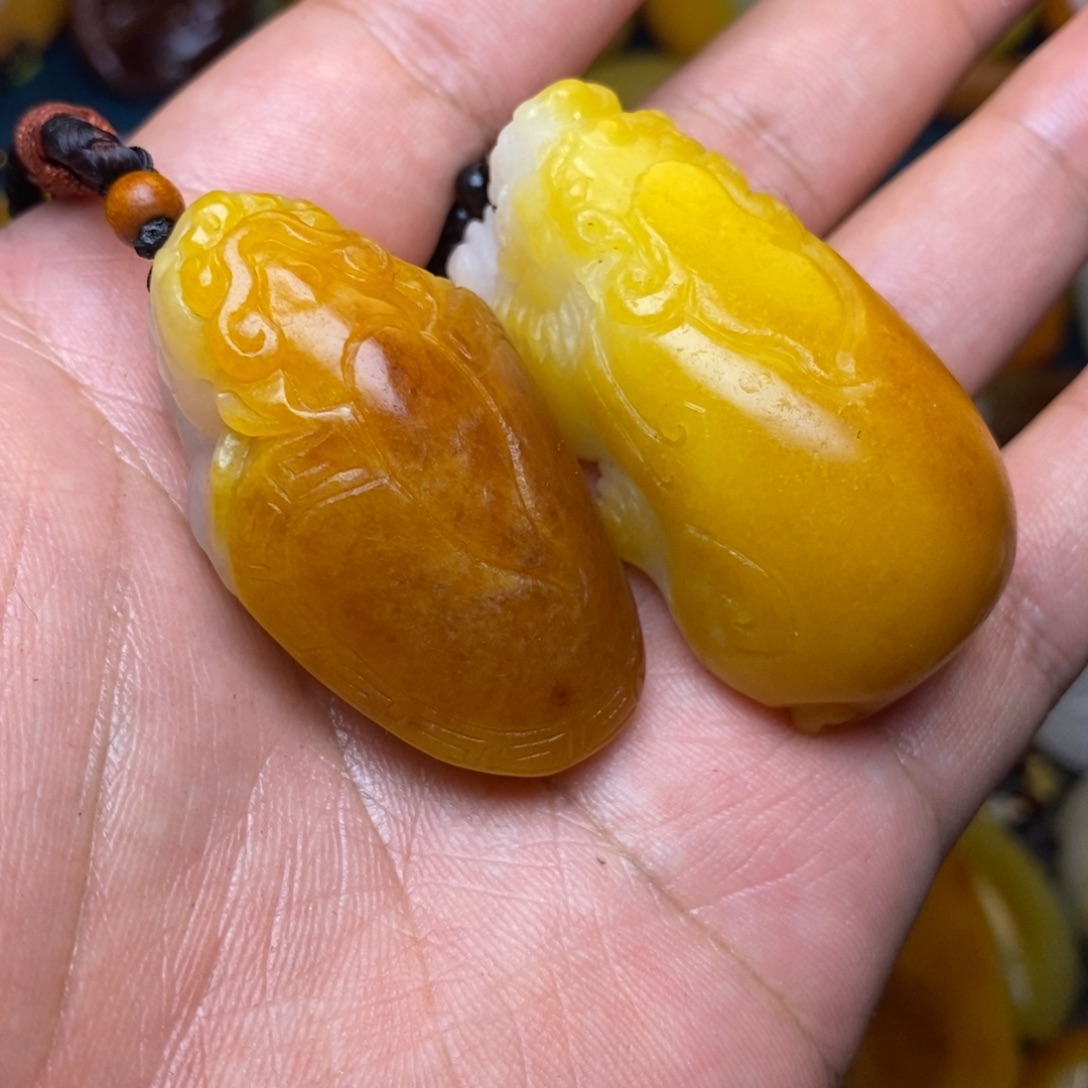 马****颈饰未镶嵌和田玉