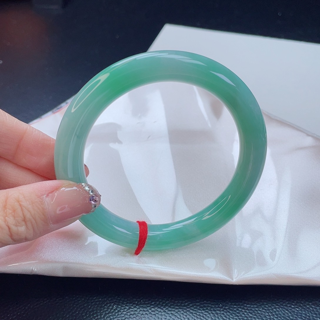 翡翠手镯未镶嵌9**6翡翠