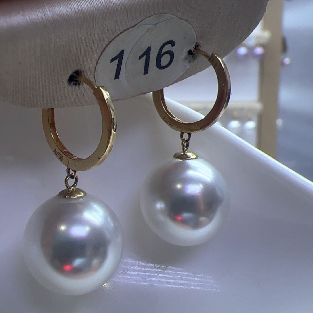 18K金镶嵌淡水珍珠耳饰