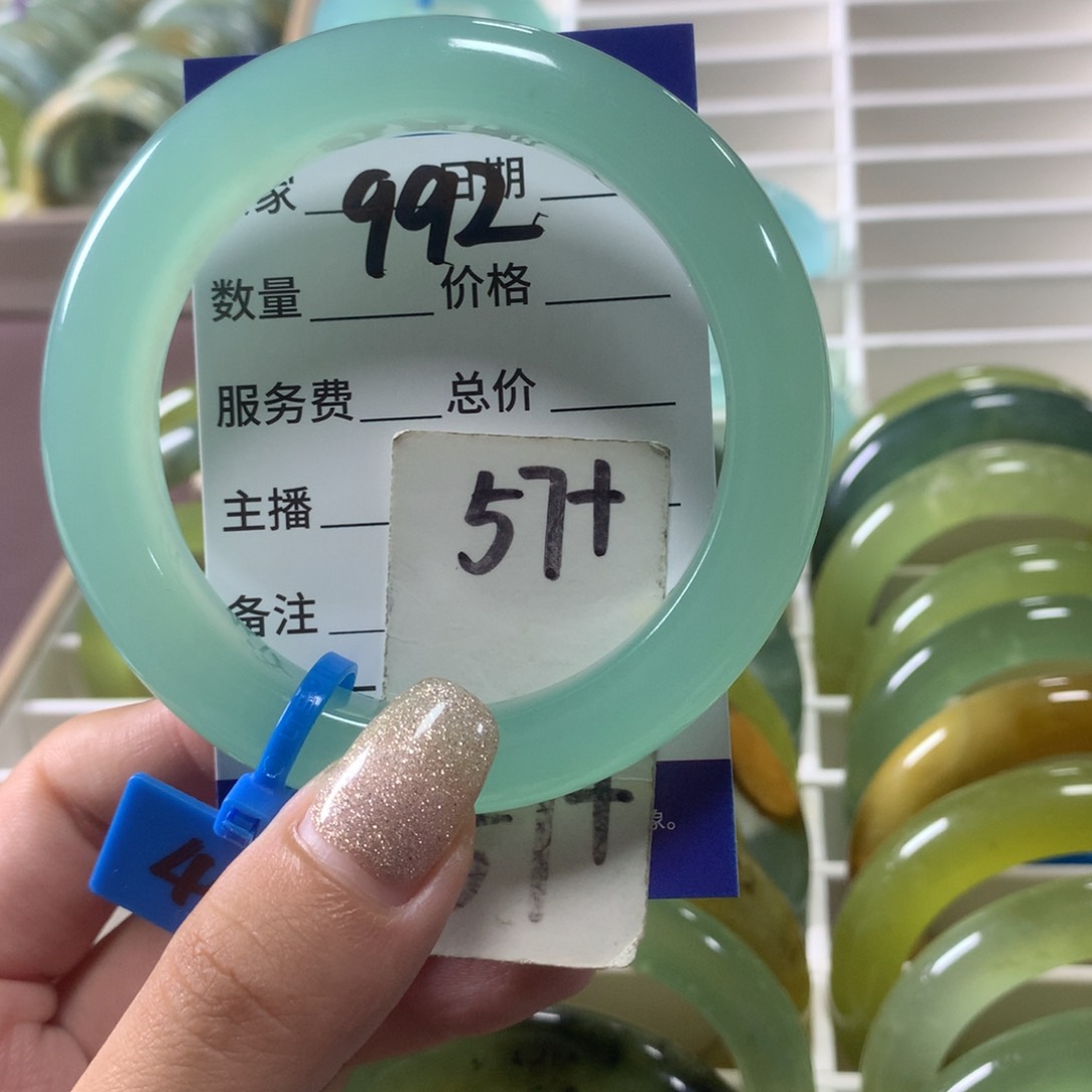 蛇纹石玉未镶嵌手镯992