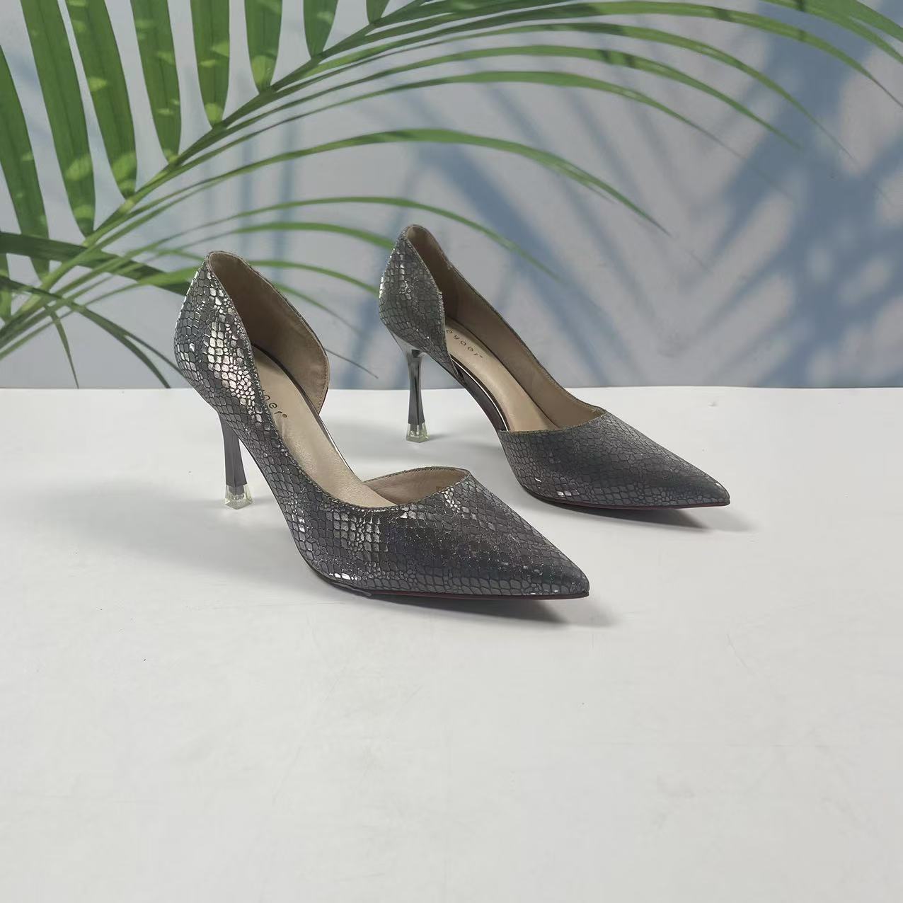 小强家女鞋 芽儿家新款百搭舒适凉鞋（Y17-22-1）（WN32EYV2351013）