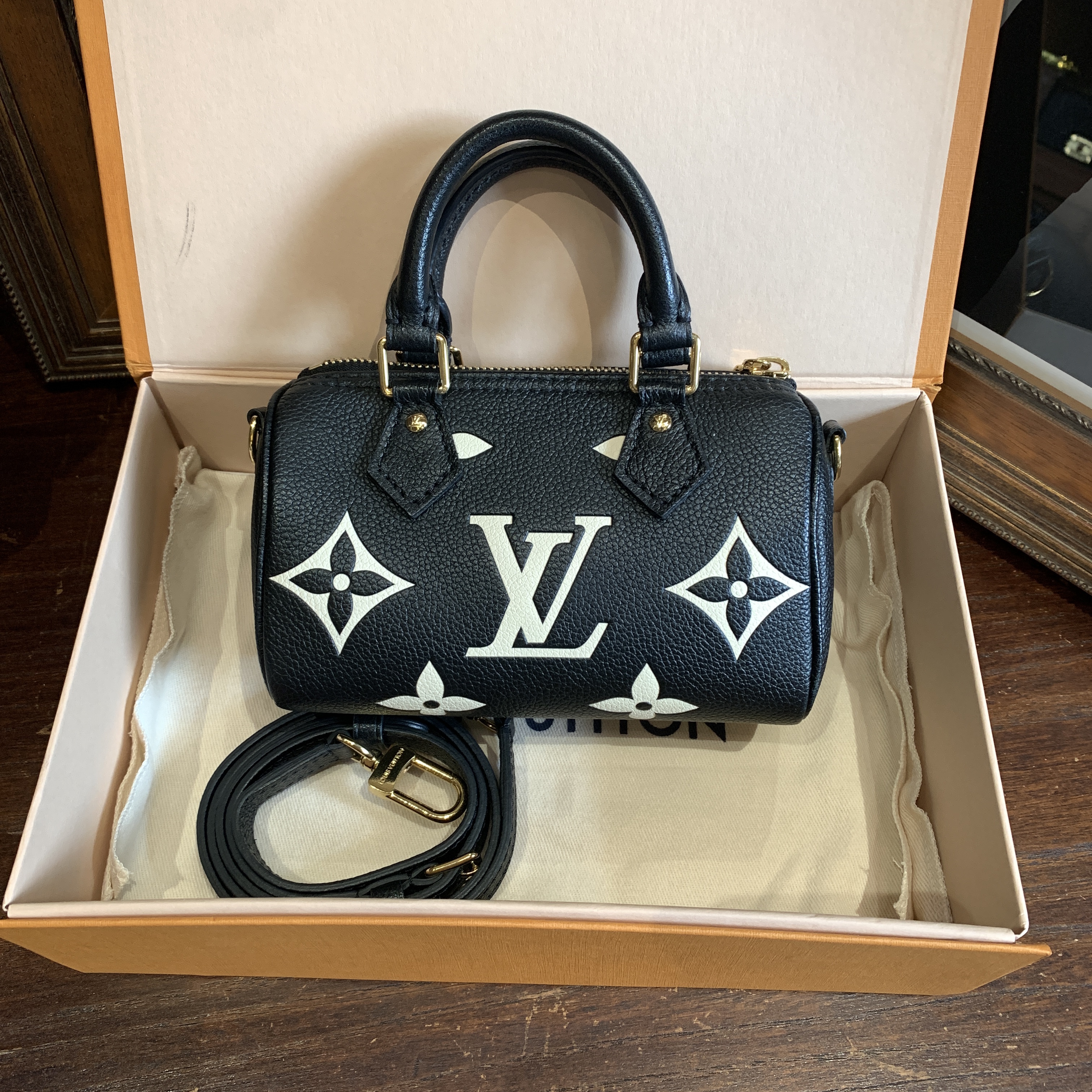 95新 LV LV nano Speedy黑色包/sp24940