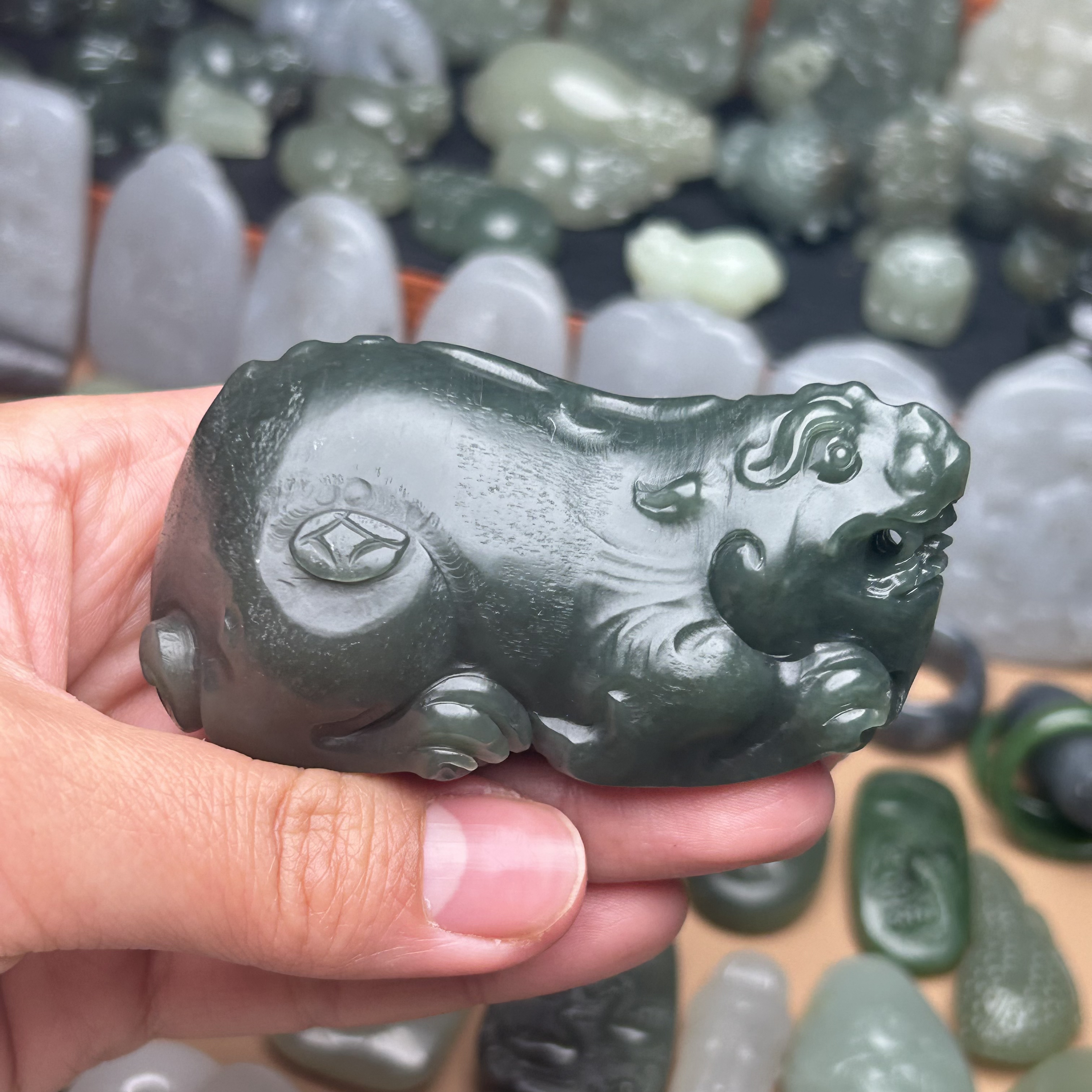 精品和田玉小挂件