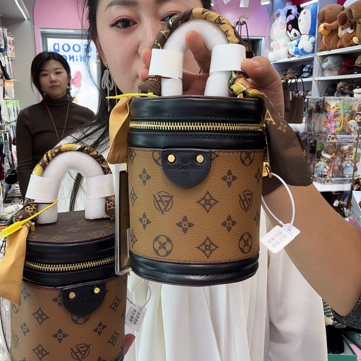 蚕丝这个人怎么还会是