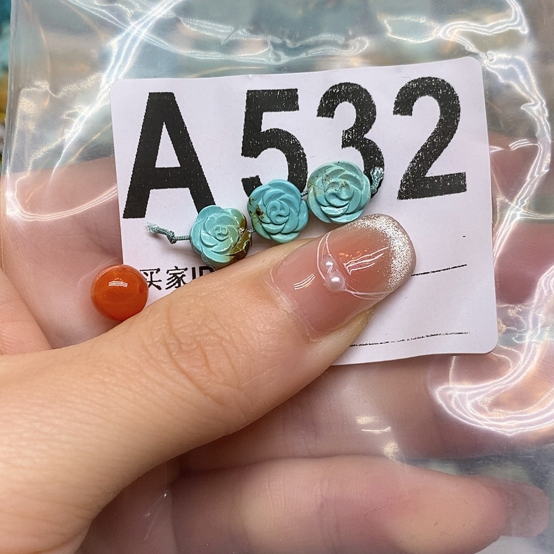 南红玛瑙未镶嵌珠宝奇石