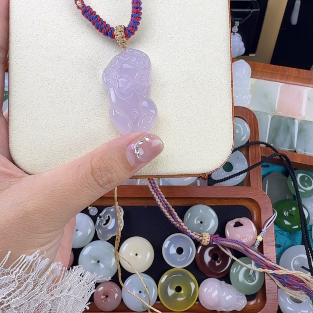 石英质玉未镶嵌颈饰