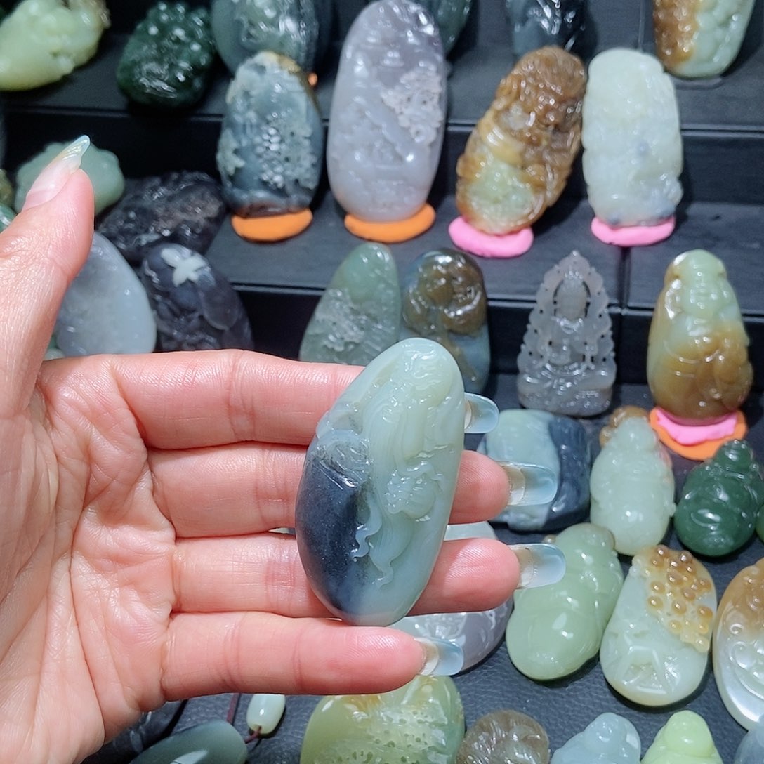 和田玉颈饰未镶嵌