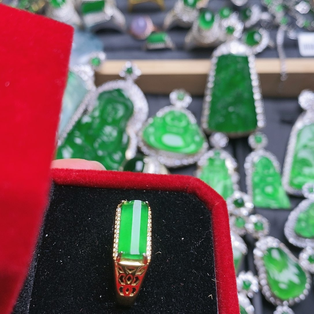 翡翠戒指未镶嵌戒指