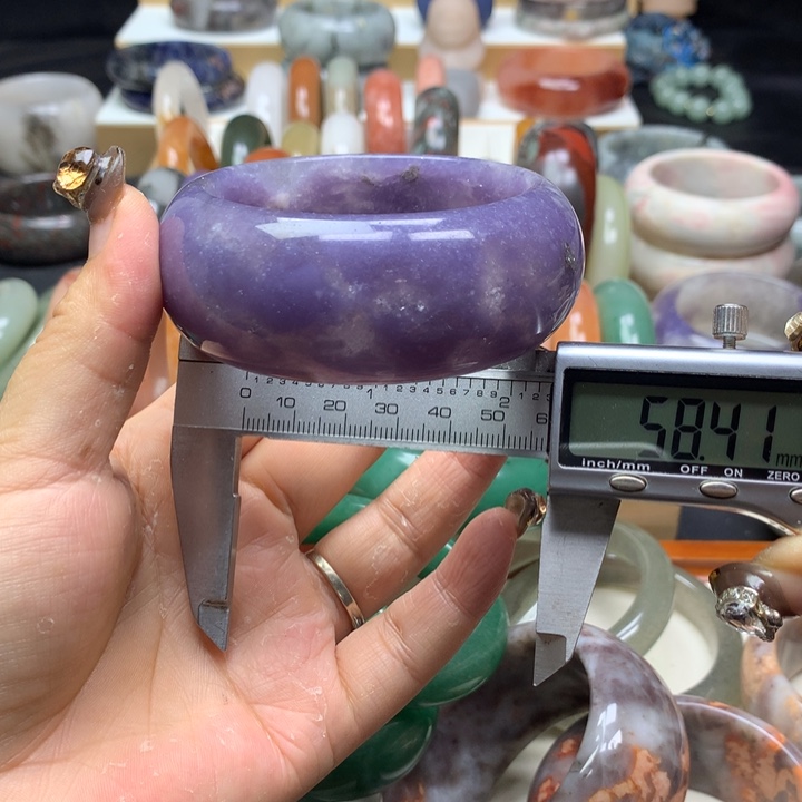 未镶嵌手镯石英质玉