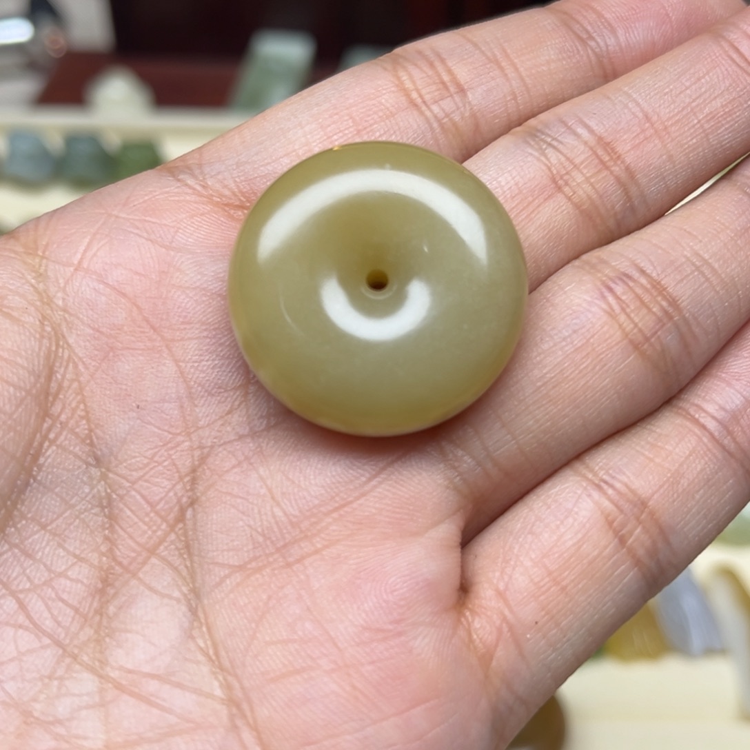 大***）和田玉未镶嵌珠宝半成品