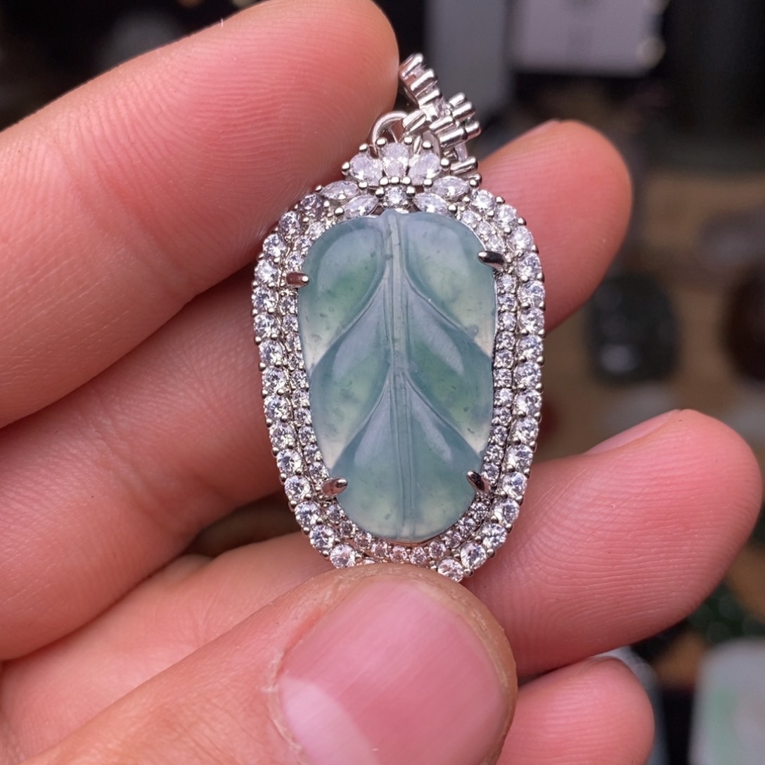 翡翠颈饰未镶嵌树叶