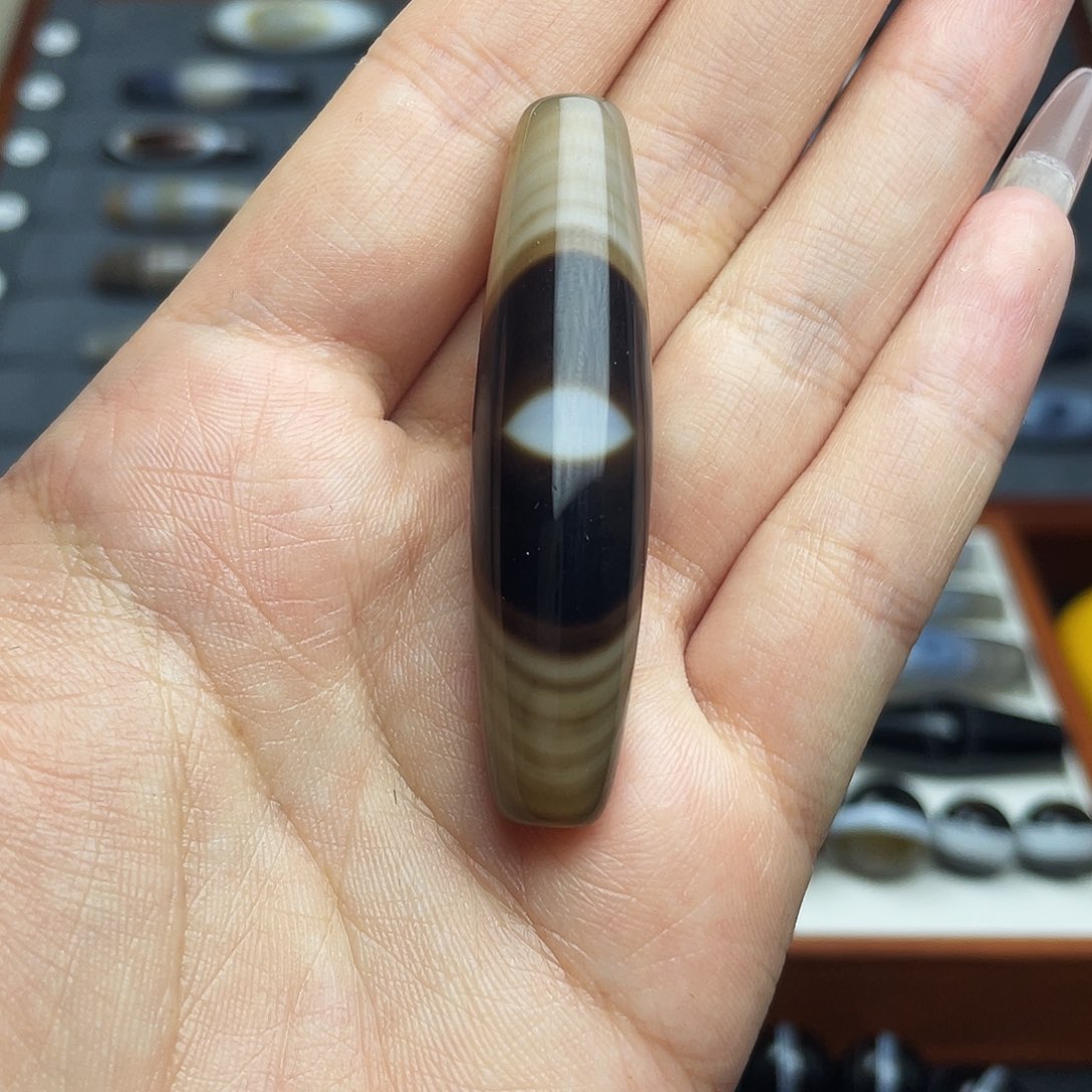 玛瑙/玉髓颈饰未镶嵌文**哥