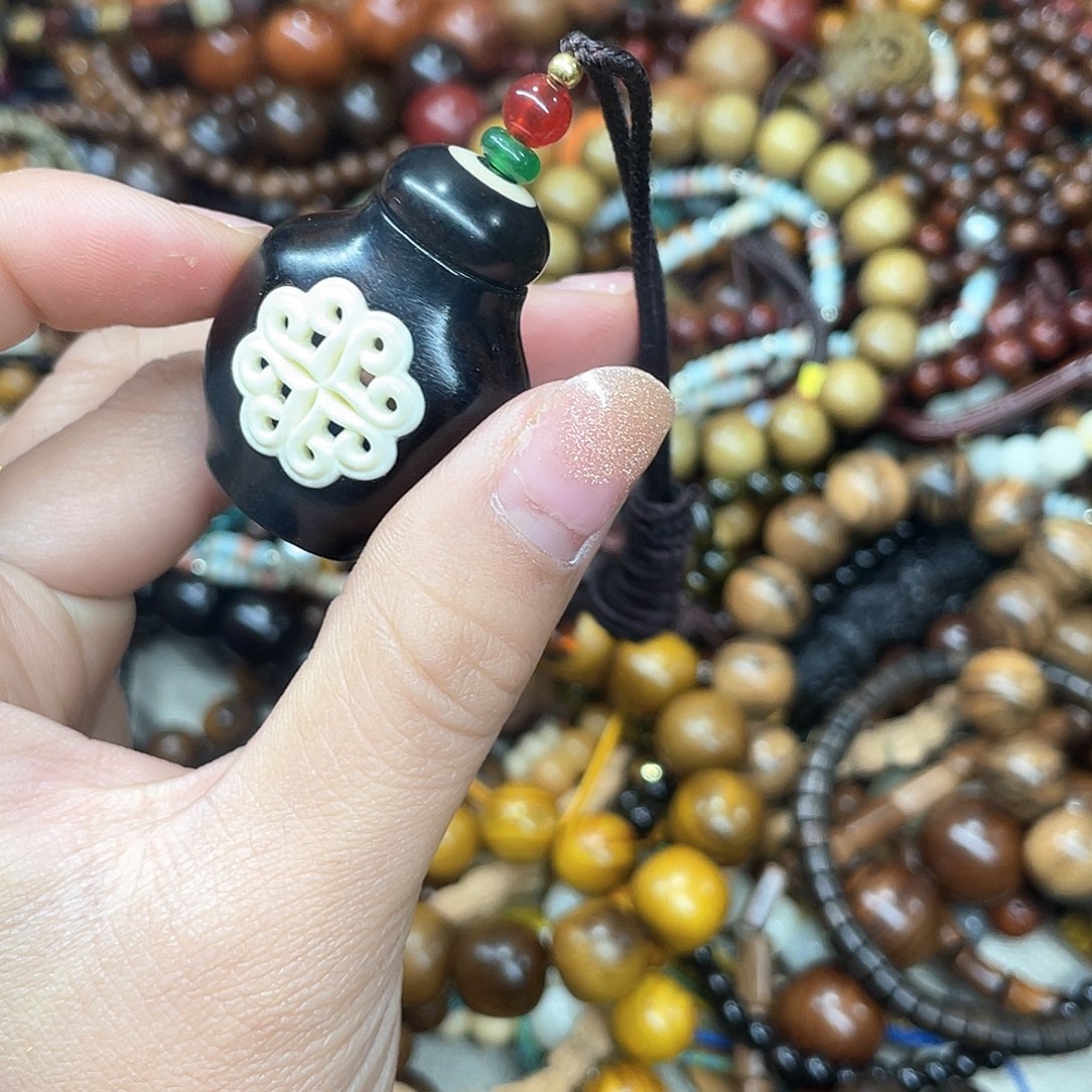 维腊木（绿檀）无事牌