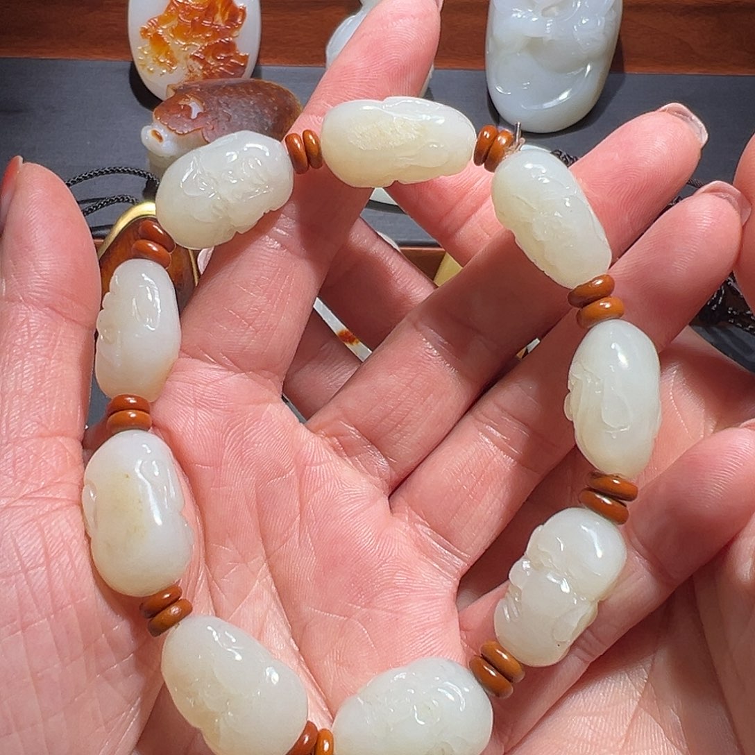 路***我和田玉未镶嵌手链