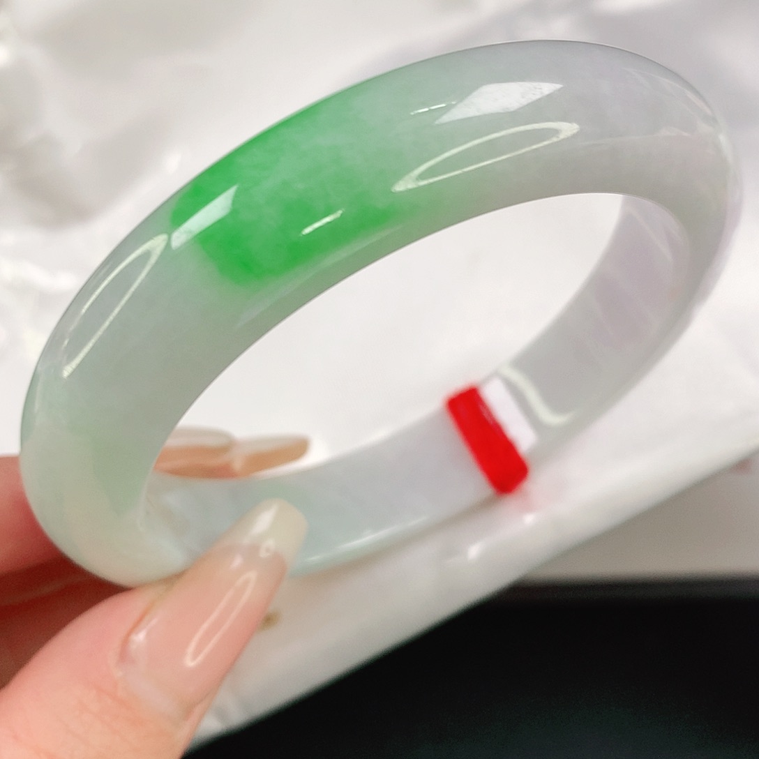 翡翠手镯未镶嵌1080翡翠