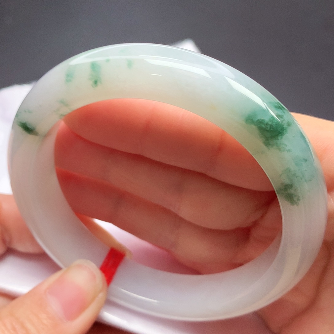 翡翠手镯未镶嵌l n n n n m n n n