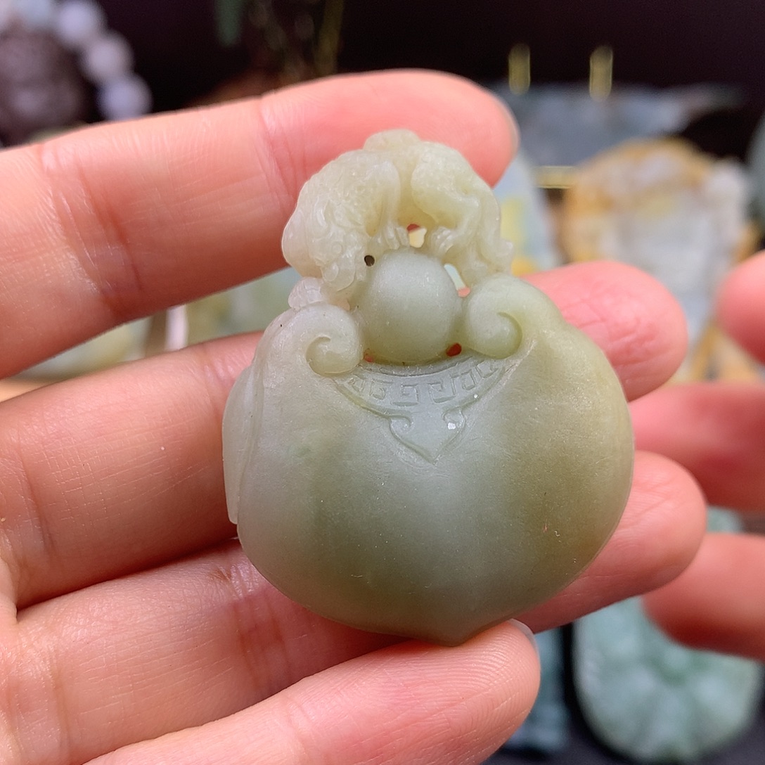 定制翡翠未镶嵌如意