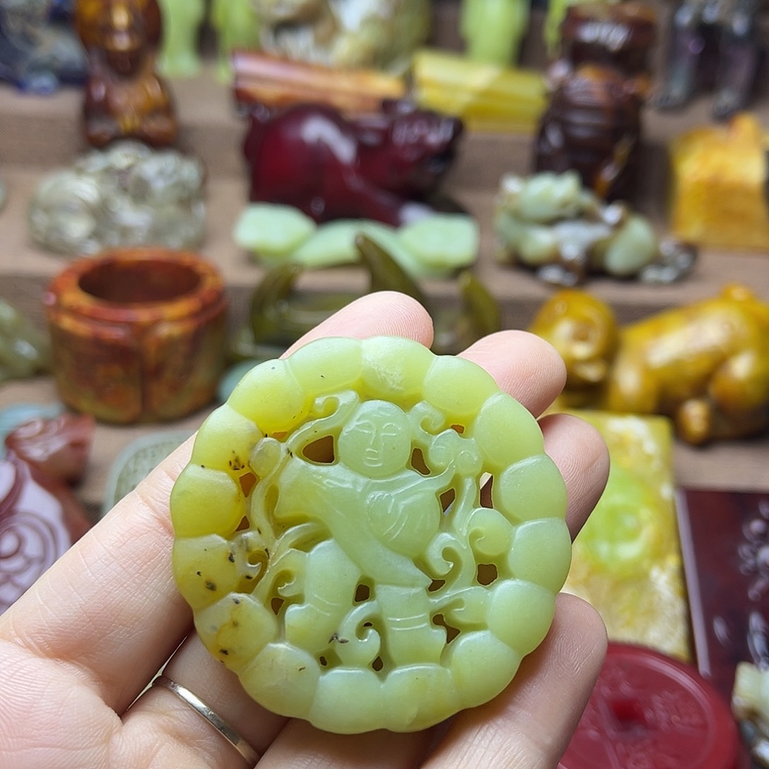 白玉菩提吊坠28。。