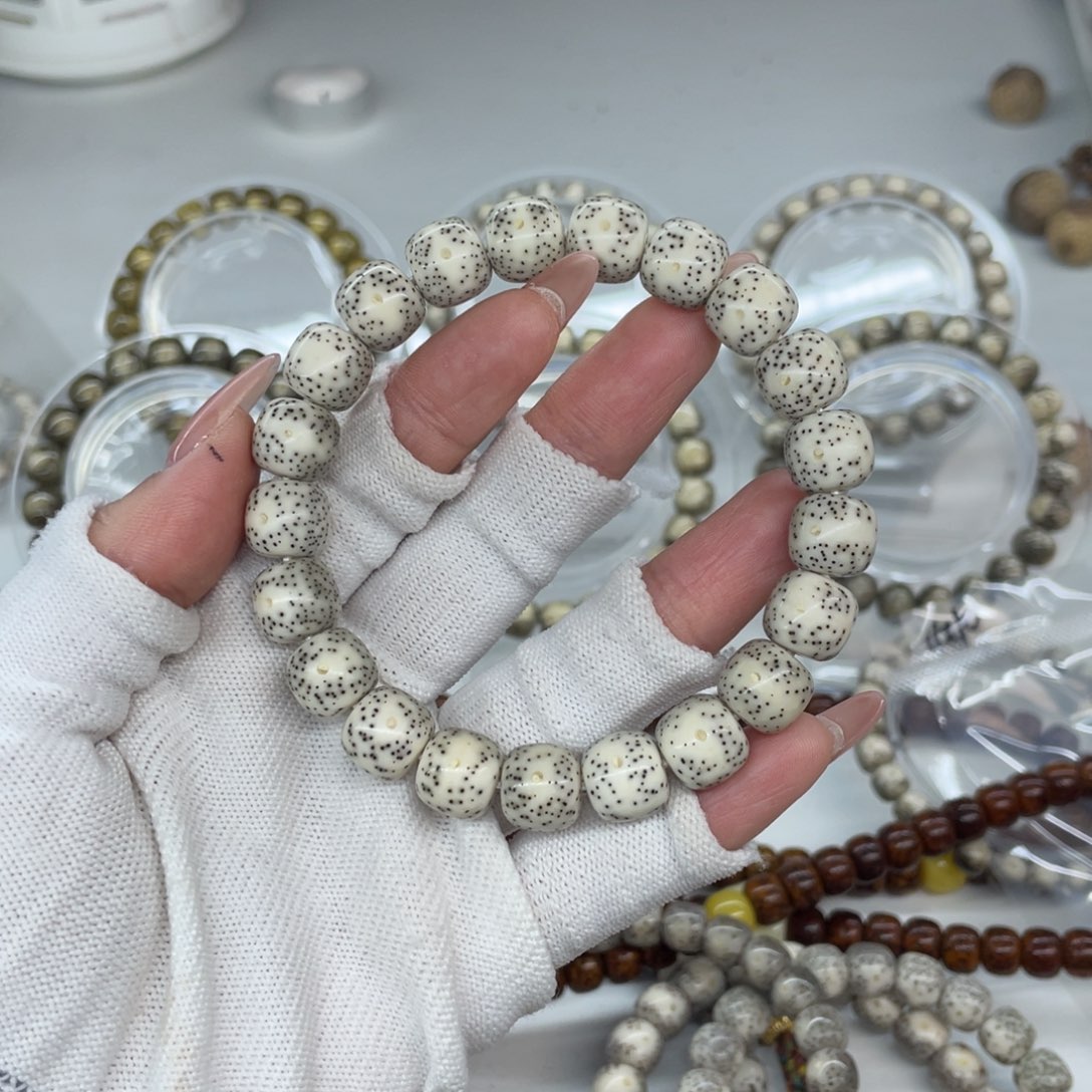 星月菩提手串A***y11/10 瓷白 62