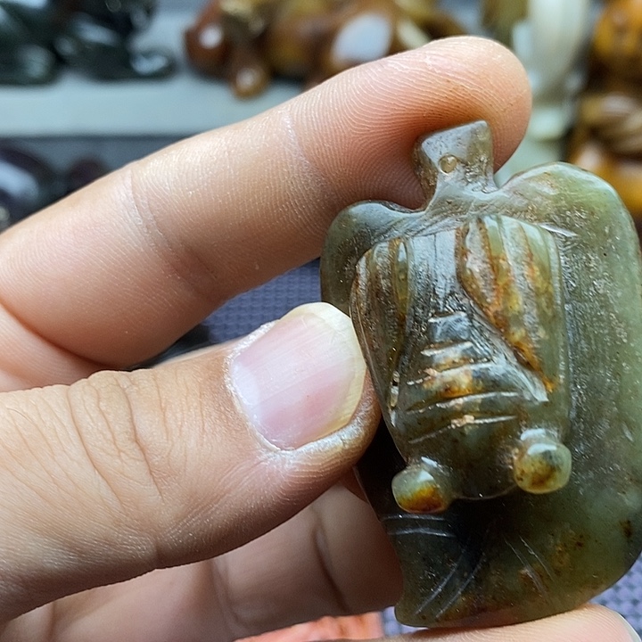 未镶嵌蛇纹石玉颈饰