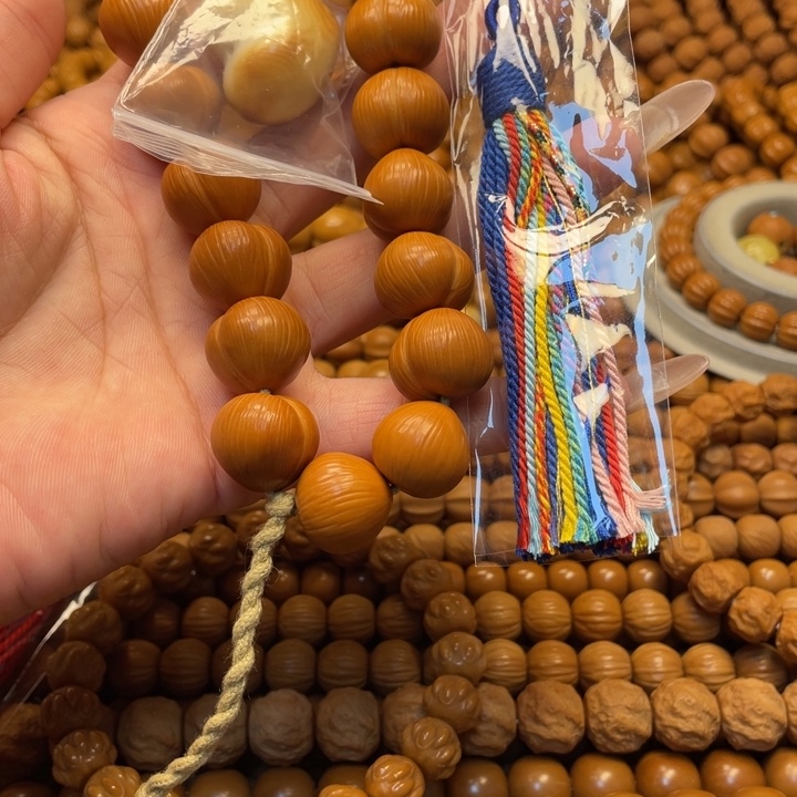 人***呵核桃微瑕屁桃加爱心流苏