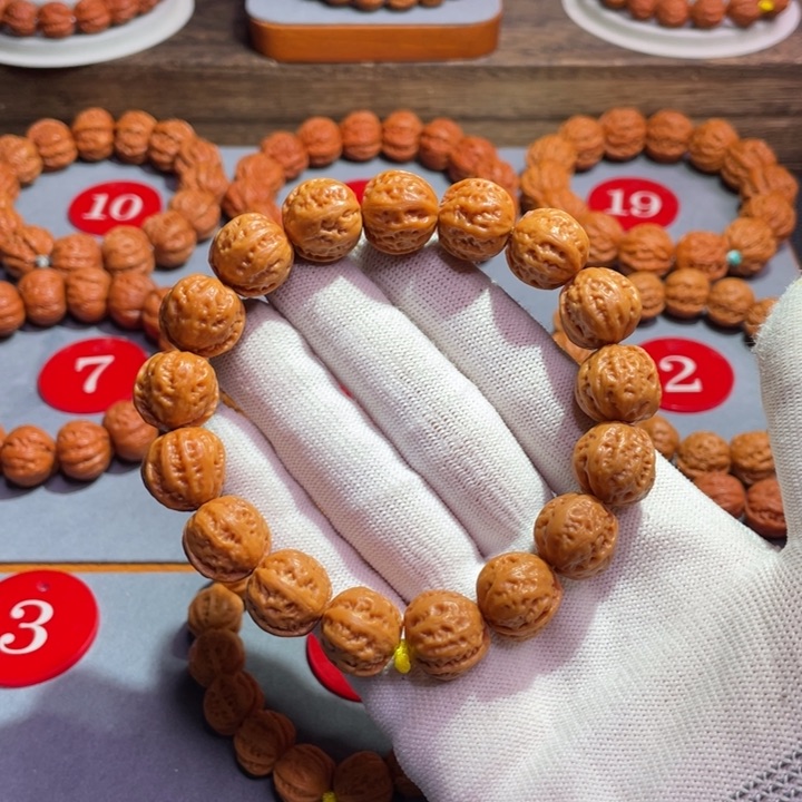 文玩核桃手串肉球