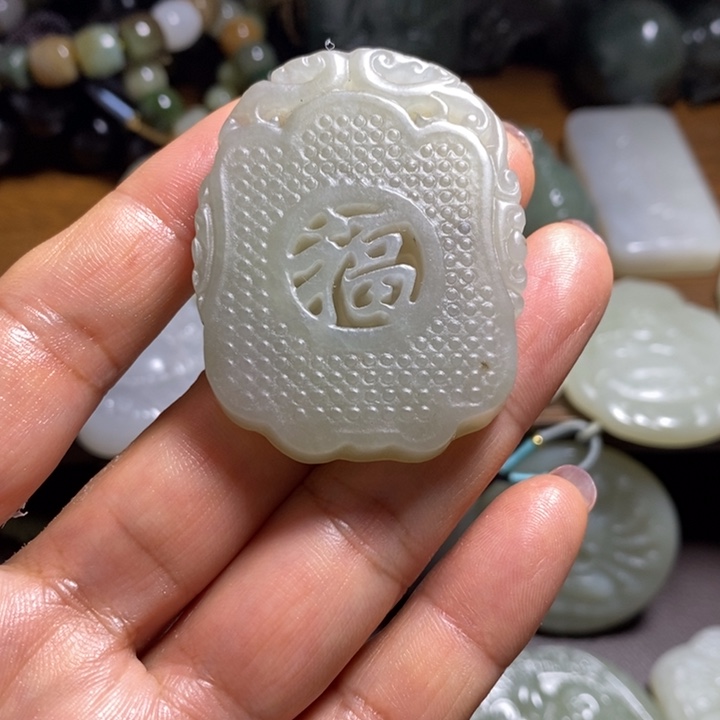 颈饰未镶嵌和田玉